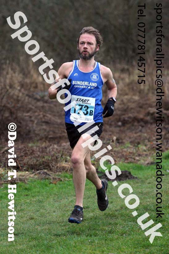Mens veterans Durham Cathedral Cross Country Relays, Maiden Castle, Durham. Photo: David T. Hewitson/Sports for All Pics